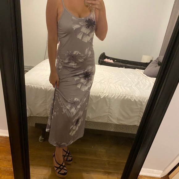 NWOT Silvery Gray Floral Maxi Dress - Picture 4 of 4